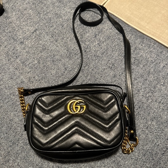 Gucci Black Leather Marmont crossbody - Picture 1 of 11